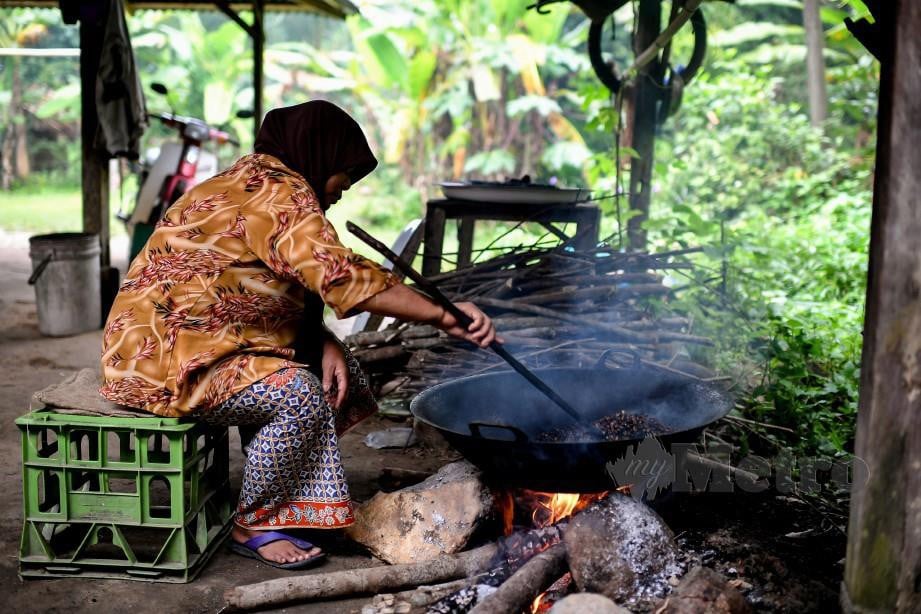 dapur kayu tradisional